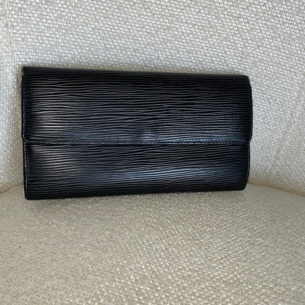 Authentic Louis Vuitton Wallet Long Porte Feuille Sarah Bifold Black Epi Leather